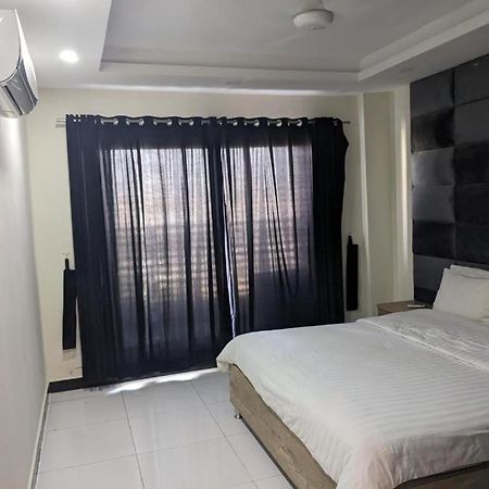 Lavish Hotel ราวัลปินดี ภายนอก รูปภาพ