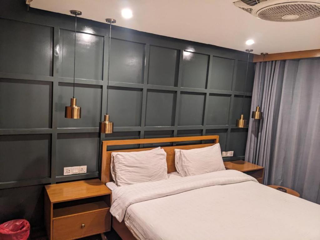 Lavish Hotel ราวัลปินดี ภายนอก รูปภาพ